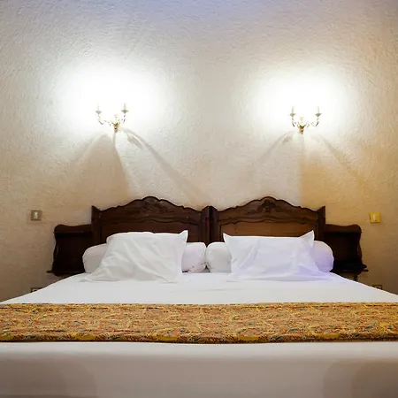 Du Pont Romain Hotel 3*